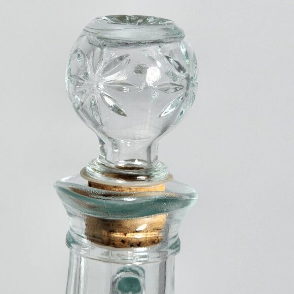 Starburst Daisy In Triangles Cut Glass Decanter With Stopper and Cork Vintage - Picture 6 of 11